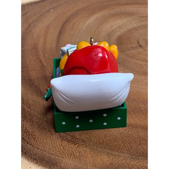 Vintage 1996 Garfield Holiday Cat Napping Christmas Enesco Ornament - Picture 3 of 9